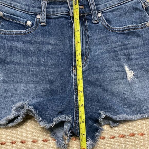 Pink Victoria’s Secret, Medium Blue Wash Cut Off Light Distressed Shorts Women 4 - Picture 5 of 9